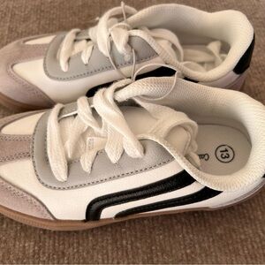 Stylish Kids Sneakers in White and Black
